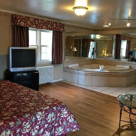 Colonie Inn And Suites ラッサム エクステリア 写真