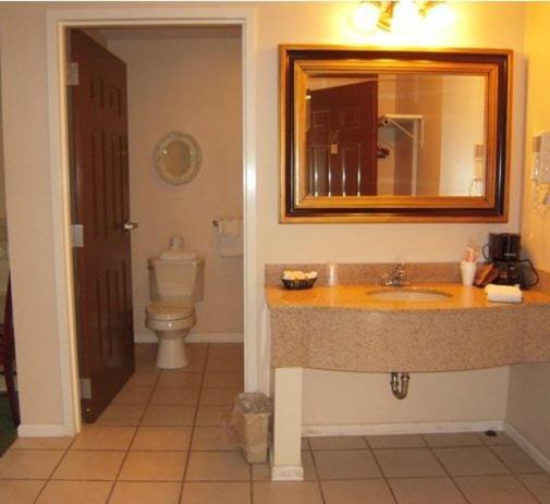 Colonie Inn And Suites ラッサム エクステリア 写真