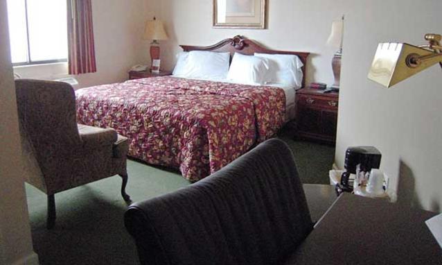 Colonie Inn And Suites ラッサム エクステリア 写真